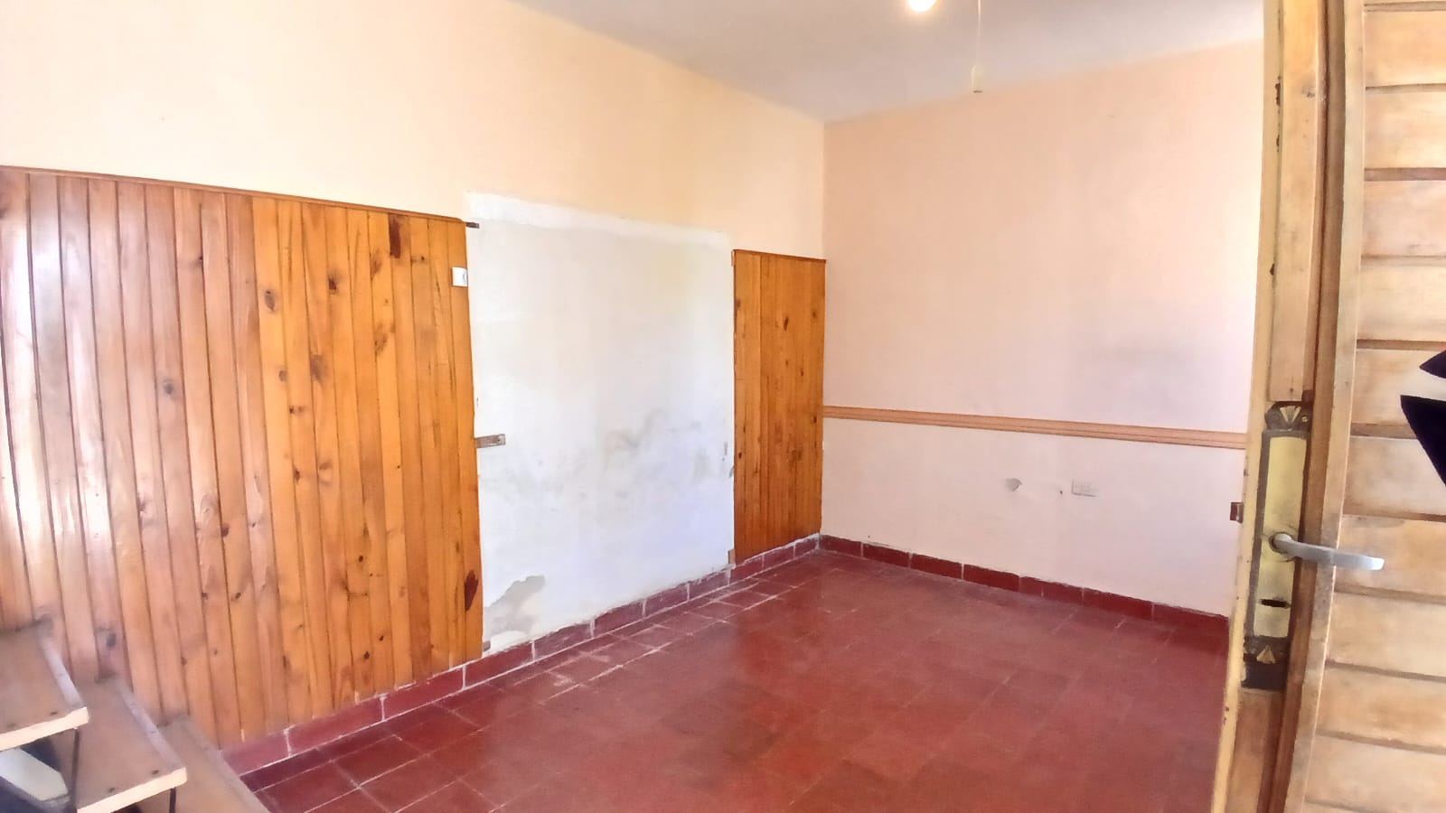 VENTA DEPARTAMENTO  ALTO ALBERDI: Alte. Guillermo Brown 584.  A refaccionar.