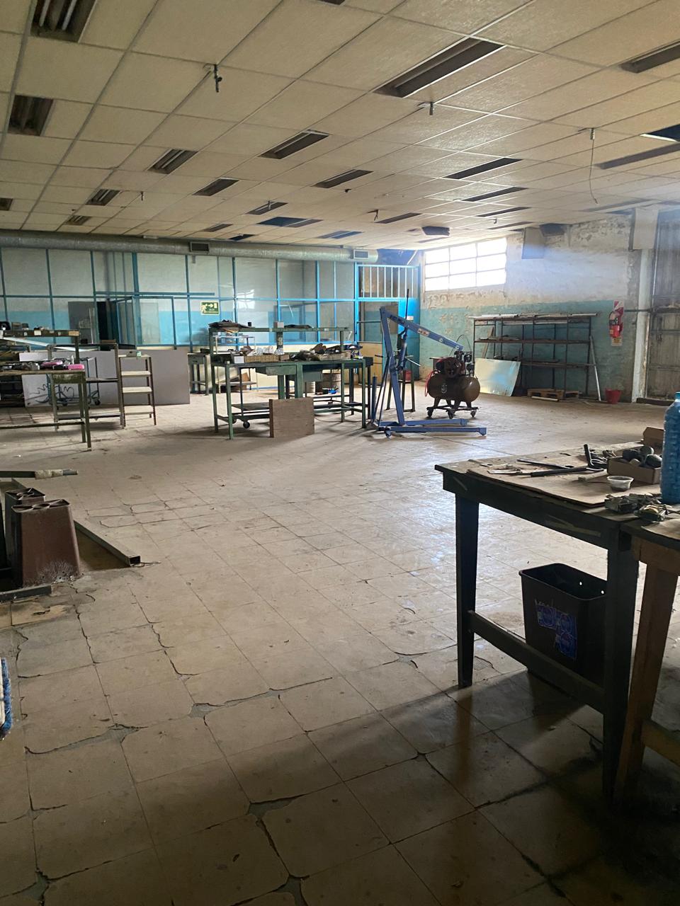 vendo fabrica en Av jJapon excelente ubicación y precio