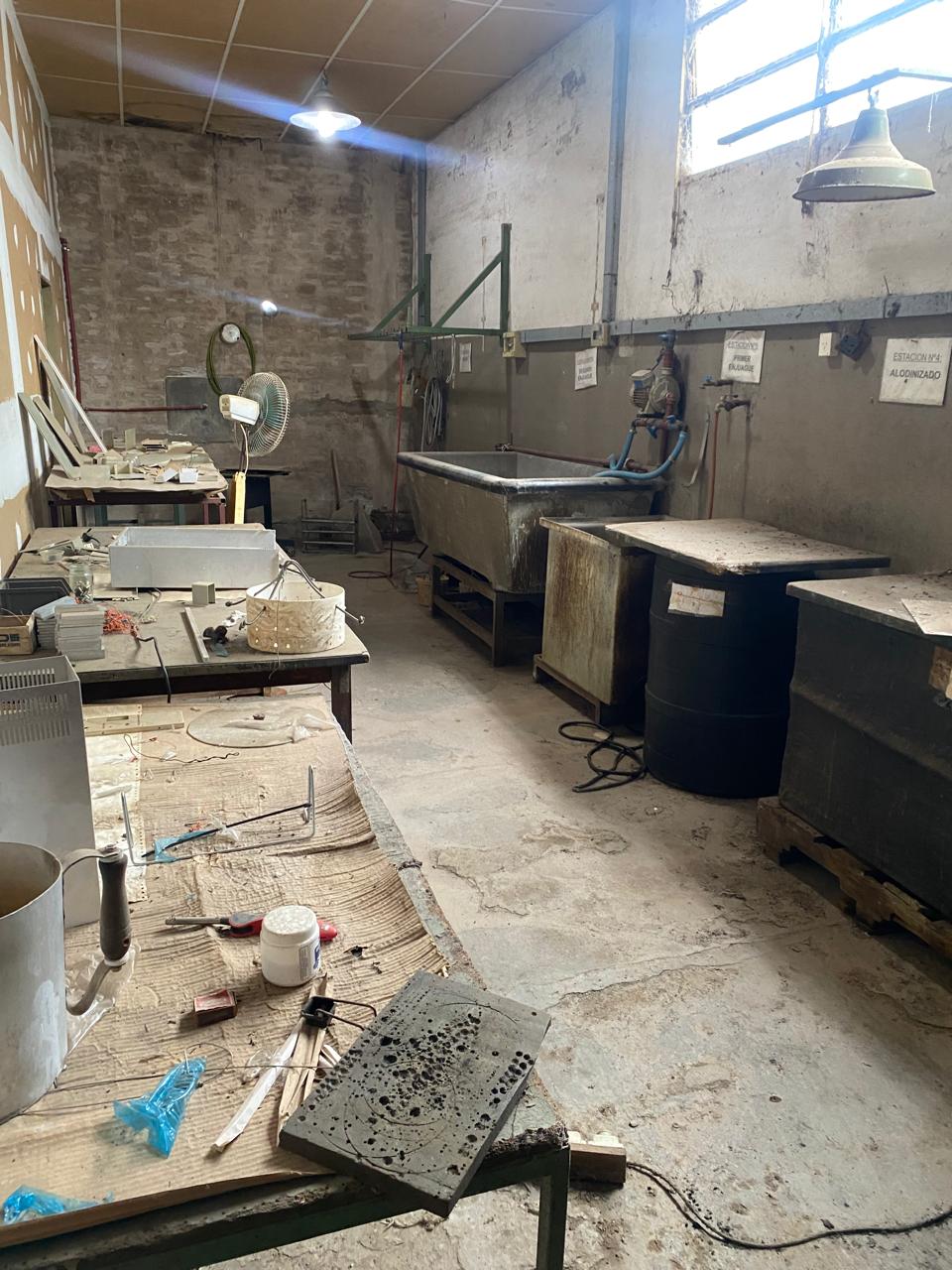 vendo fabrica en Av jJapon excelente ubicación y precio