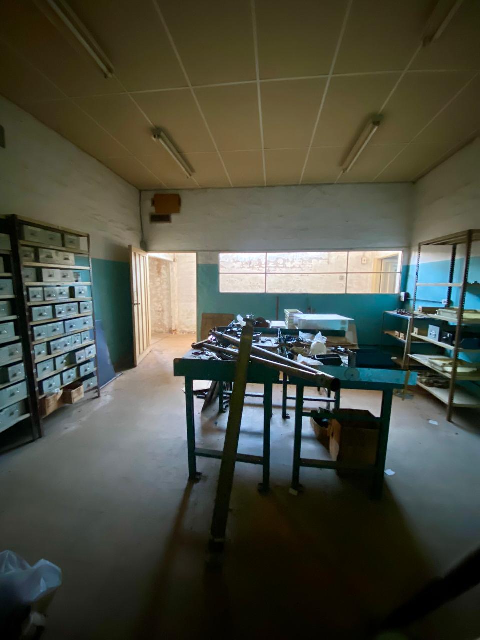 vendo fabrica en Av jJapon excelente ubicación y precio