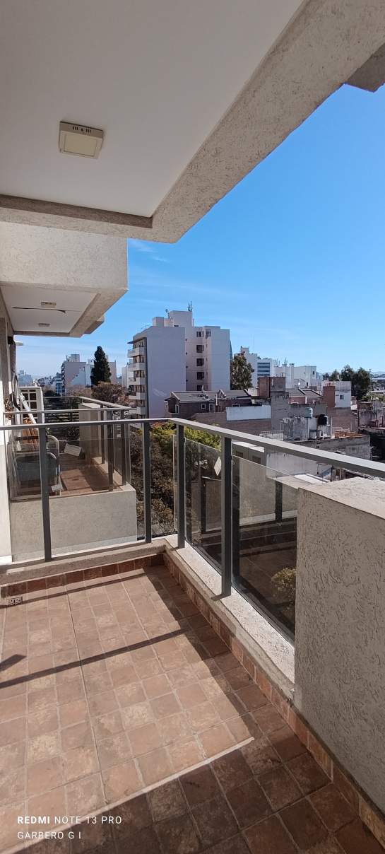 MUDATE HOY! DPTO AMOBLADO EN B GRAL PAZ - ZONA HOSPITALES