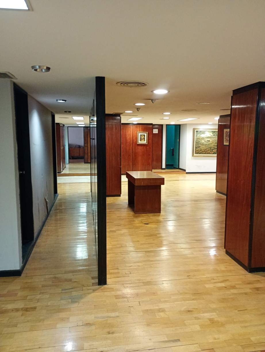 Importante piso oficinas 600 m en pleno ctro z peatonal de Córdoba - Expensas bajas