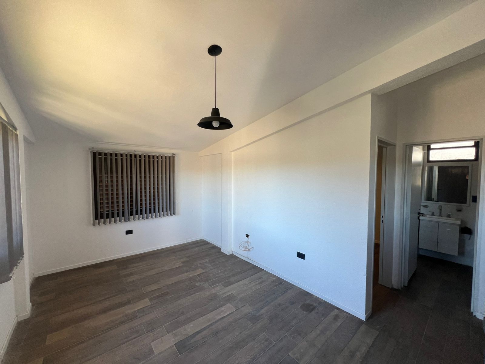 DUPLEX EN VENTA VILLA DEL LAGO - 1 DORMITORIO CCOCHERA  TOTALMENTE RENOVADO-