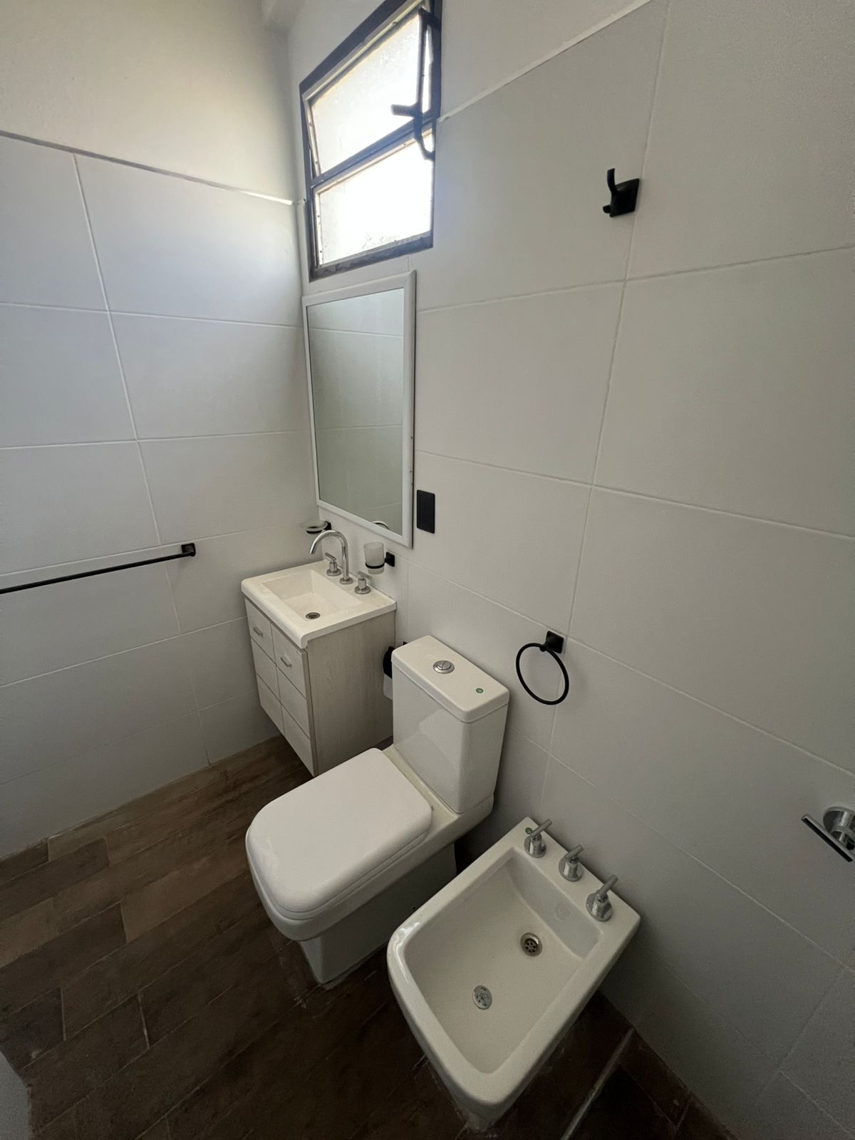 DUPLEX EN VENTA VILLA DEL LAGO - 1 DORMITORIO CCOCHERA  TOTALMENTE RENOVADO-