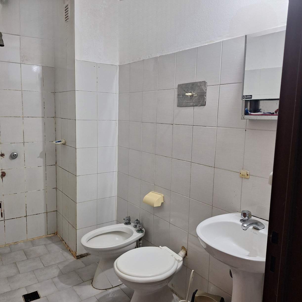 DEPARTAMENTO EN VENTA  (ACTUALMENTE ALQUILADO)