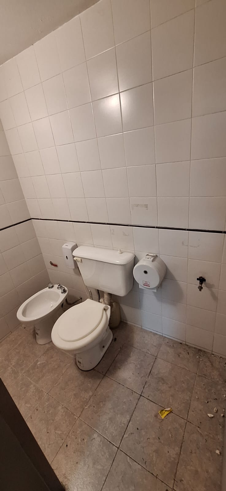 ALQ. LOCAL COMERCIAL- ALBERDI- SANTA ROSA 1200- AMPLIO