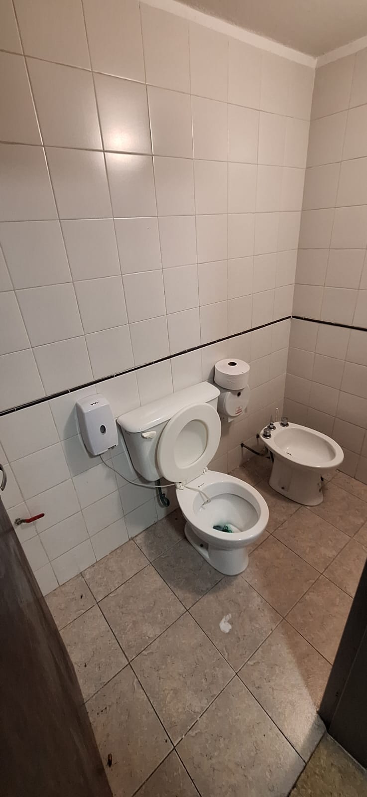 ALQ. LOCAL COMERCIAL- ALBERDI- SANTA ROSA 1200- AMPLIO