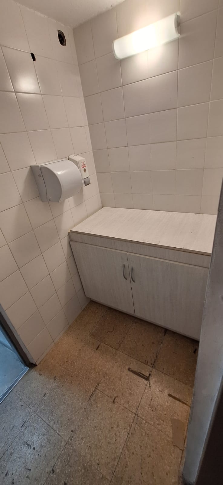 ALQ. LOCAL COMERCIAL- ALBERDI- SANTA ROSA 1200- AMPLIO