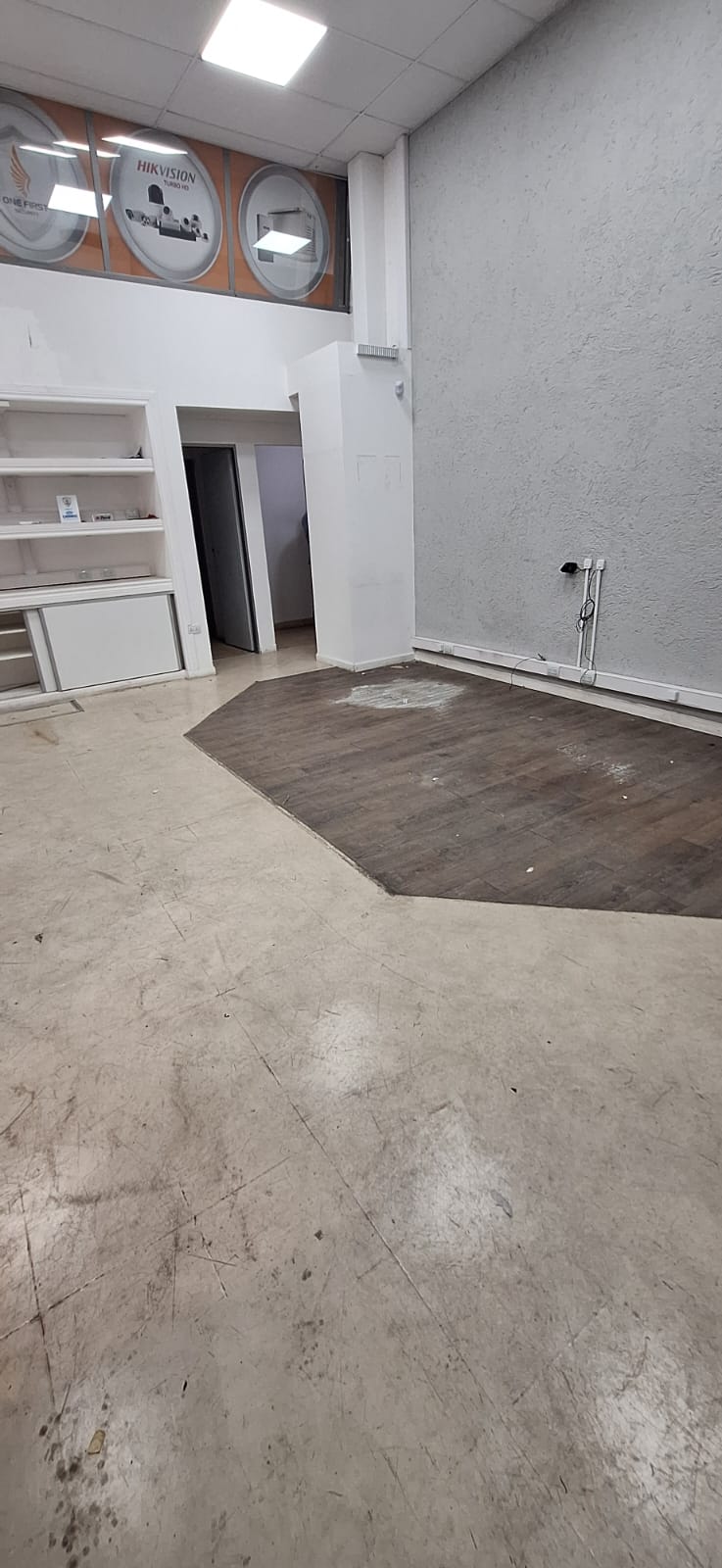 ALQ. LOCAL COMERCIAL- ALBERDI- SANTA ROSA 1200- AMPLIO