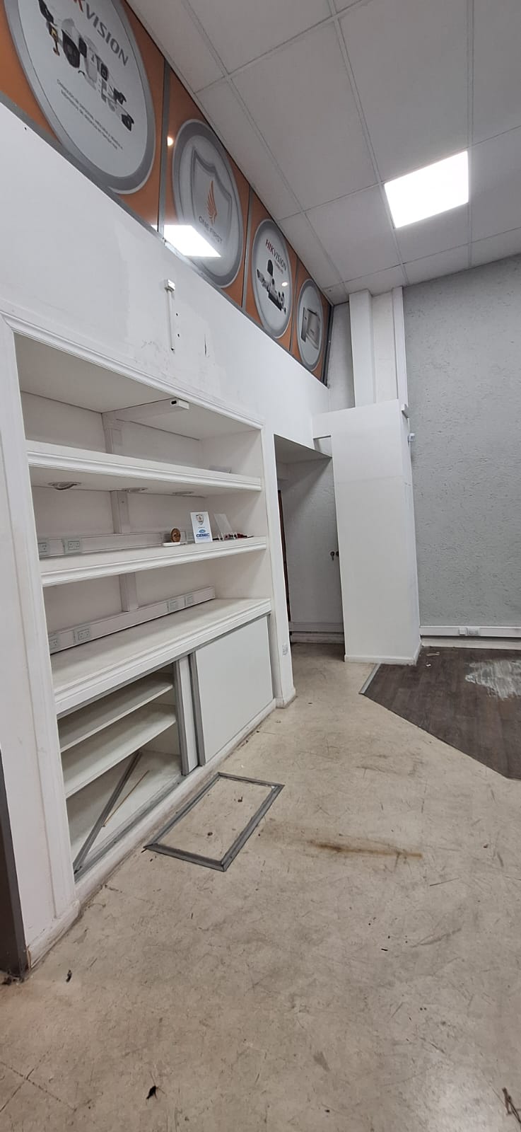 ALQ. LOCAL COMERCIAL- ALBERDI- SANTA ROSA 1200- AMPLIO