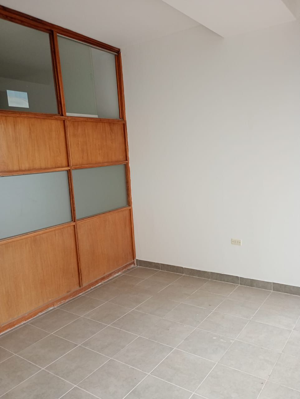 ALQUILAMOS  OFICINA CON COCHERA Y TERRAZA  INCREIBLE UBICACION