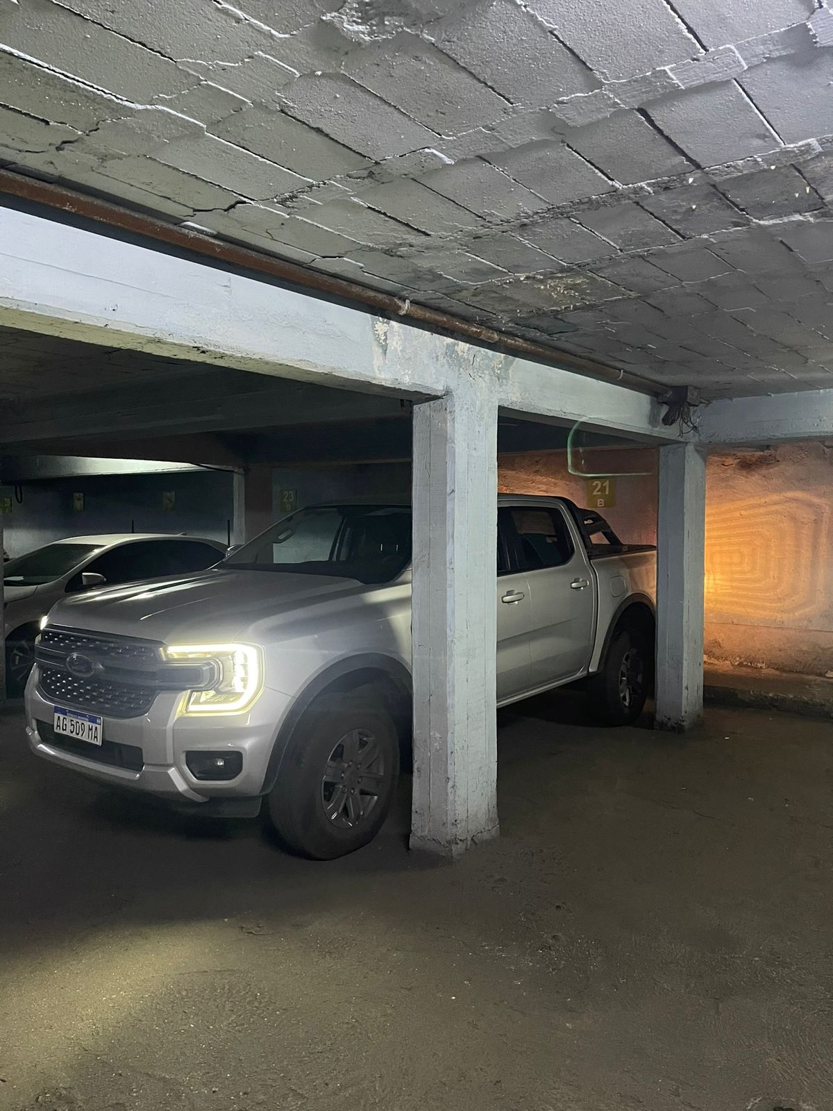 ALQUILAMOS  OFICINA CON COCHERA Y TERRAZA  INCREIBLE UBICACION