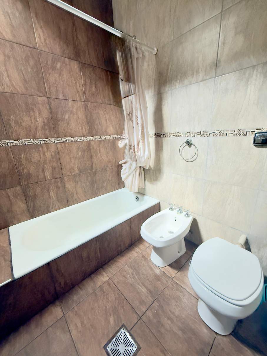 VENTA CASA 3 DORM. CON PATIO Y PISCINA B COLÓN CÓRDOBA