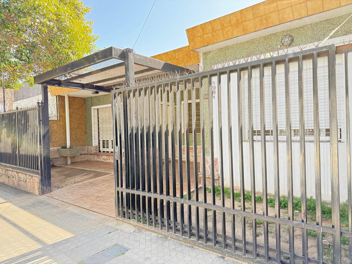 VENTA CASA 3 DORM. CON PATIO Y PISCINA B COLÓN CÓRDOBA
