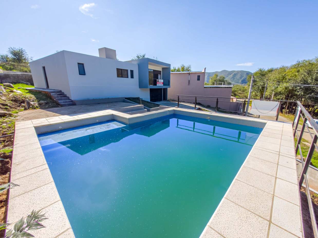 VENTA CASA ESTRENAR 3 DORM. B BALCONES PLAYA ORO