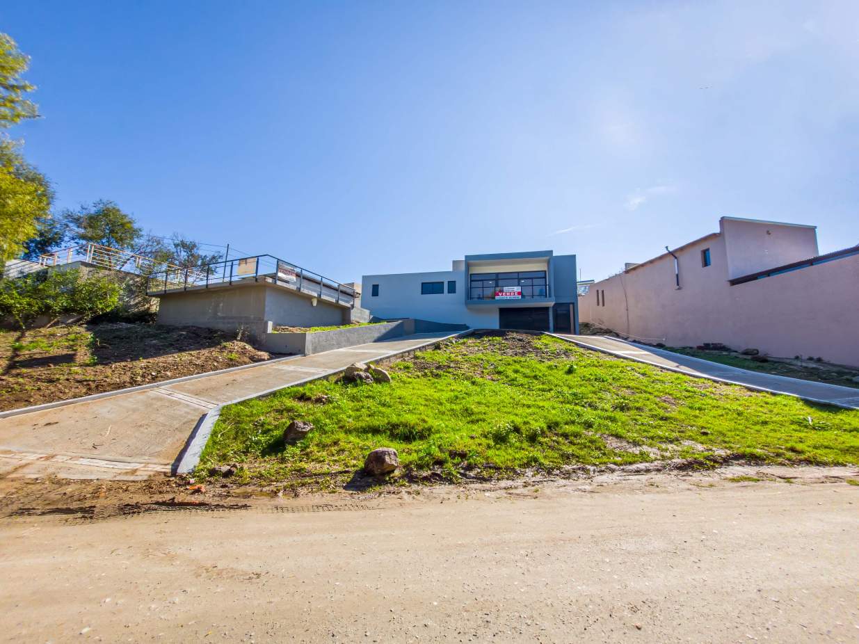 VENTA CASA ESTRENAR 3 DORM. B BALCONES PLAYA ORO