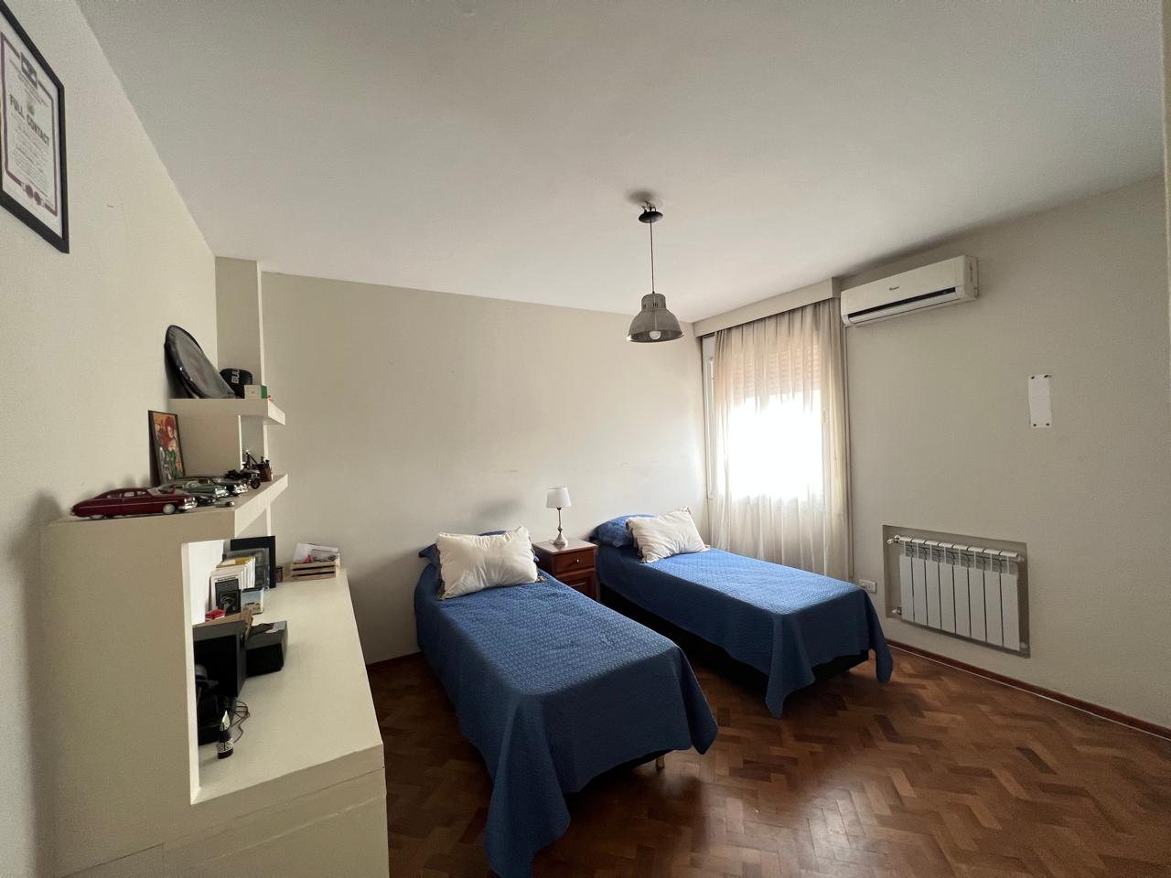 PISO EN VENTA BARRIO CENTRO CON COCHERA- APPTO CREDITO BANCOR.
