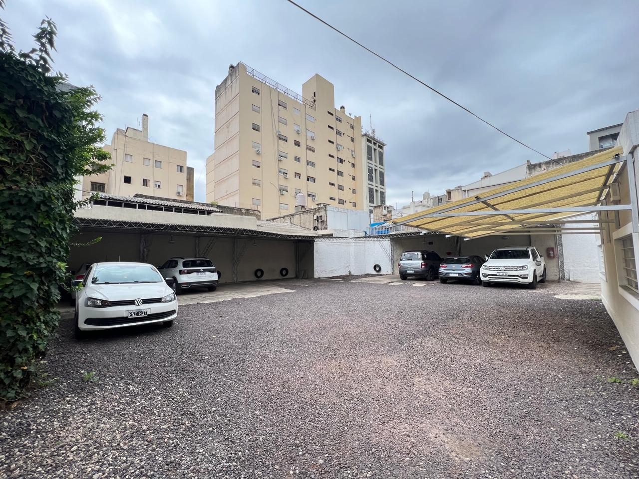 PISO EN VENTA BARRIO CENTRO CON COCHERA- APPTO CREDITO BANCOR.