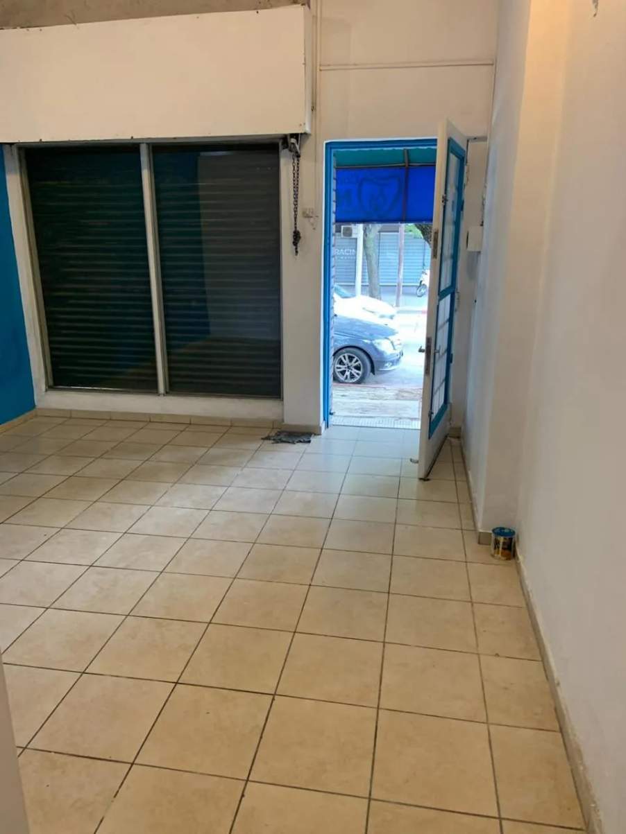 LOCAL SOBRE IMPORTANTE AVENIDA