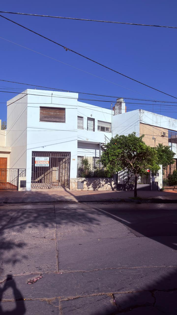 Casa En Venta En Maipú Primera Sección, Córdoba Con Patio