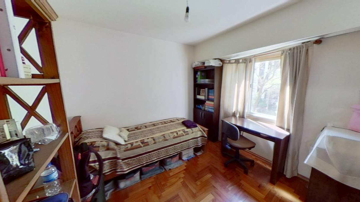 VENDO Departamento de 2 dormitorios frente con balcon, Rondeau entre Parana y Balcarce