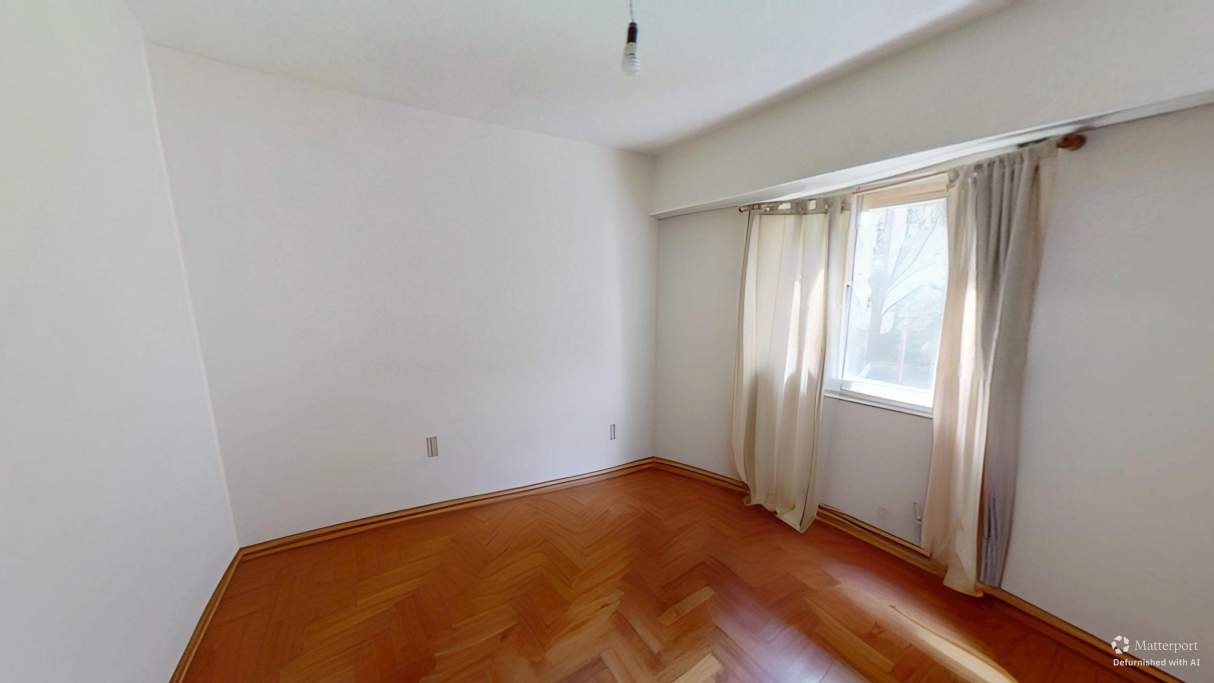 VENDO Departamento de 2 dormitorios frente con balcon, Rondeau entre Parana y Balcarce