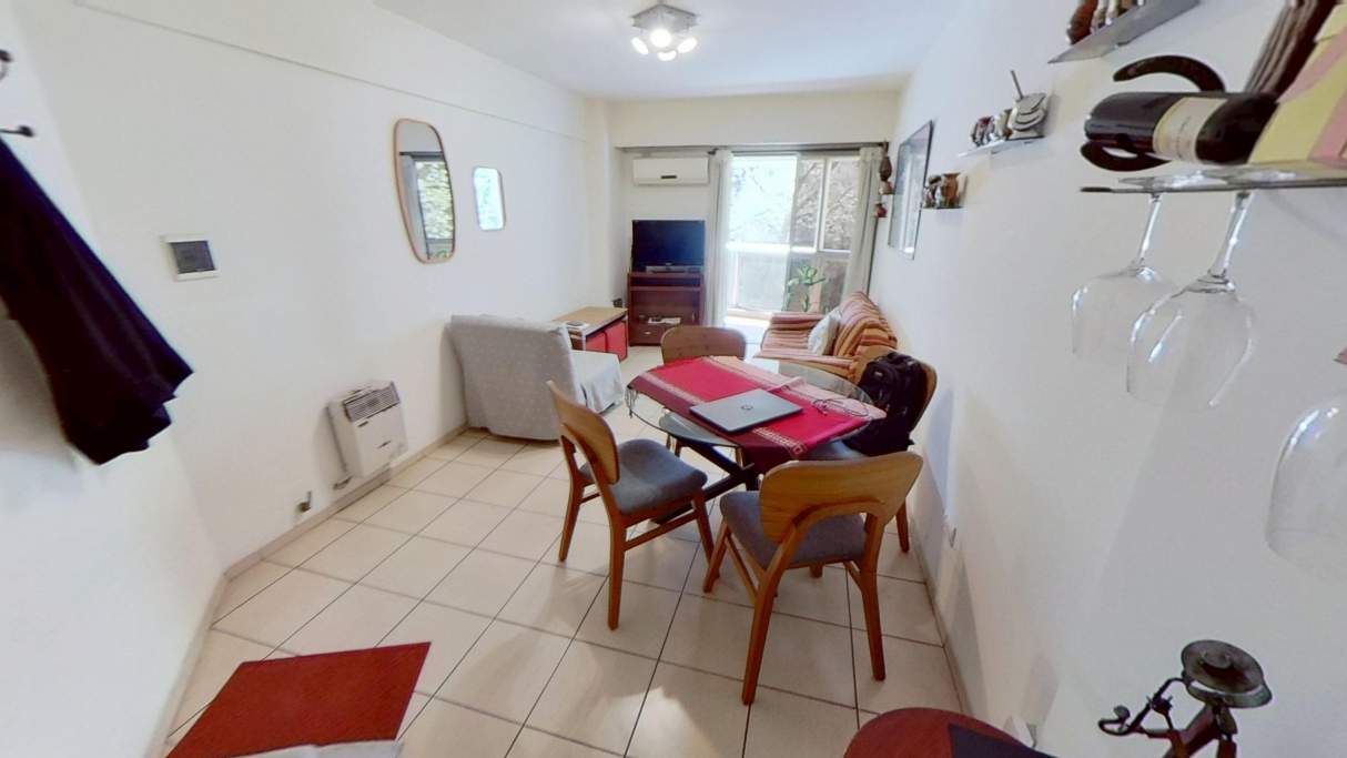 VENDO Departamento de 2 dormitorios frente con balcon, Rondeau entre Parana y Balcarce