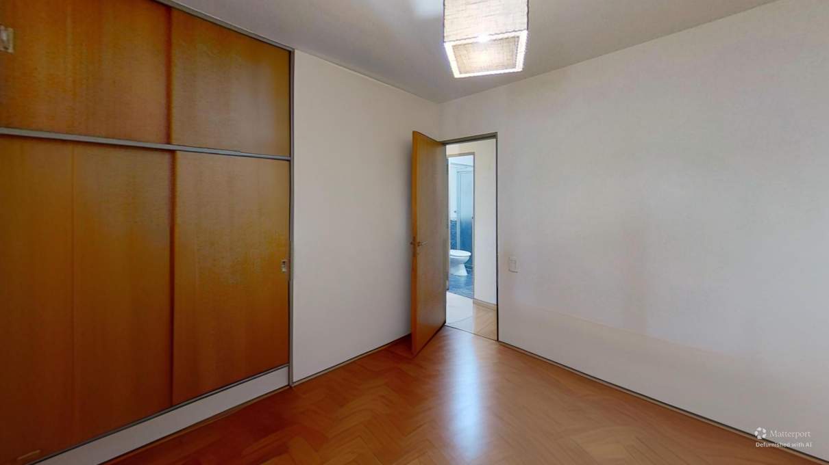VENDO Departamento de 2 dormitorios frente con balcon, Rondeau entre Parana y Balcarce