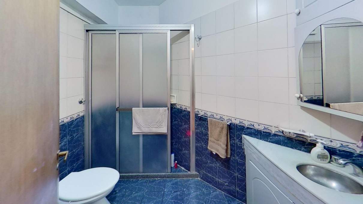 VENDO Departamento de 2 dormitorios frente con balcon, Rondeau entre Parana y Balcarce