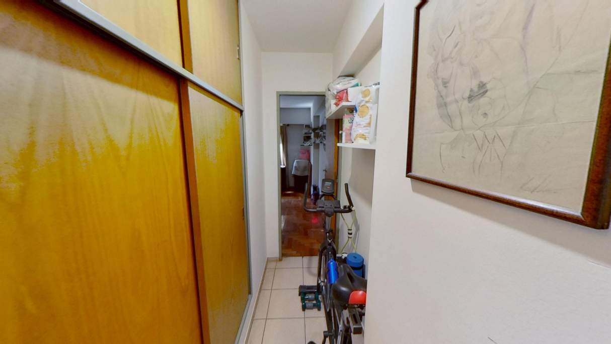 VENDO Departamento de 2 dormitorios frente con balcon, Rondeau entre Parana y Balcarce