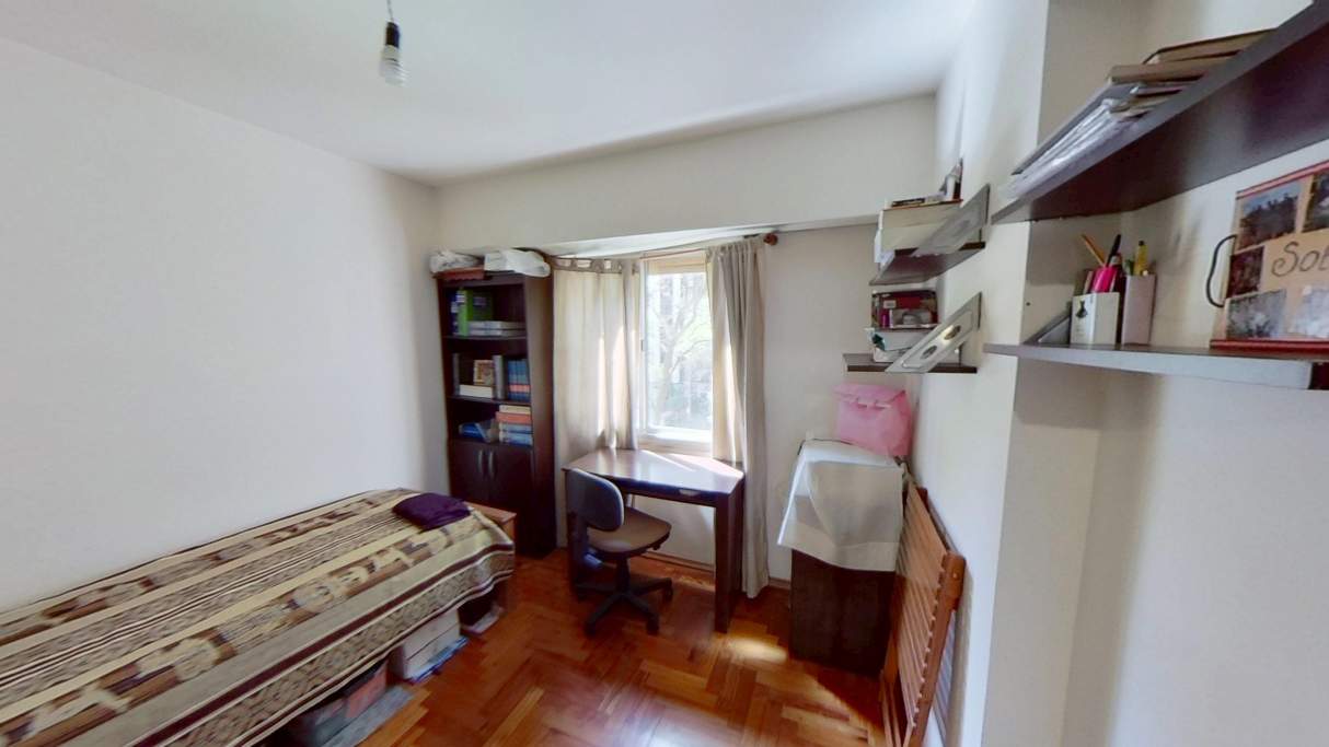 VENDO Departamento de 2 dormitorios frente con balcon, Rondeau entre Parana y Balcarce