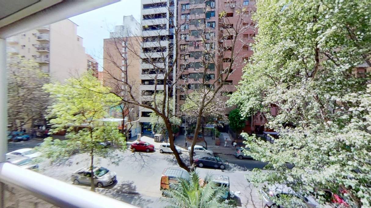 VENDO Departamento de 2 dormitorios frente con balcon, Rondeau entre Parana y Balcarce
