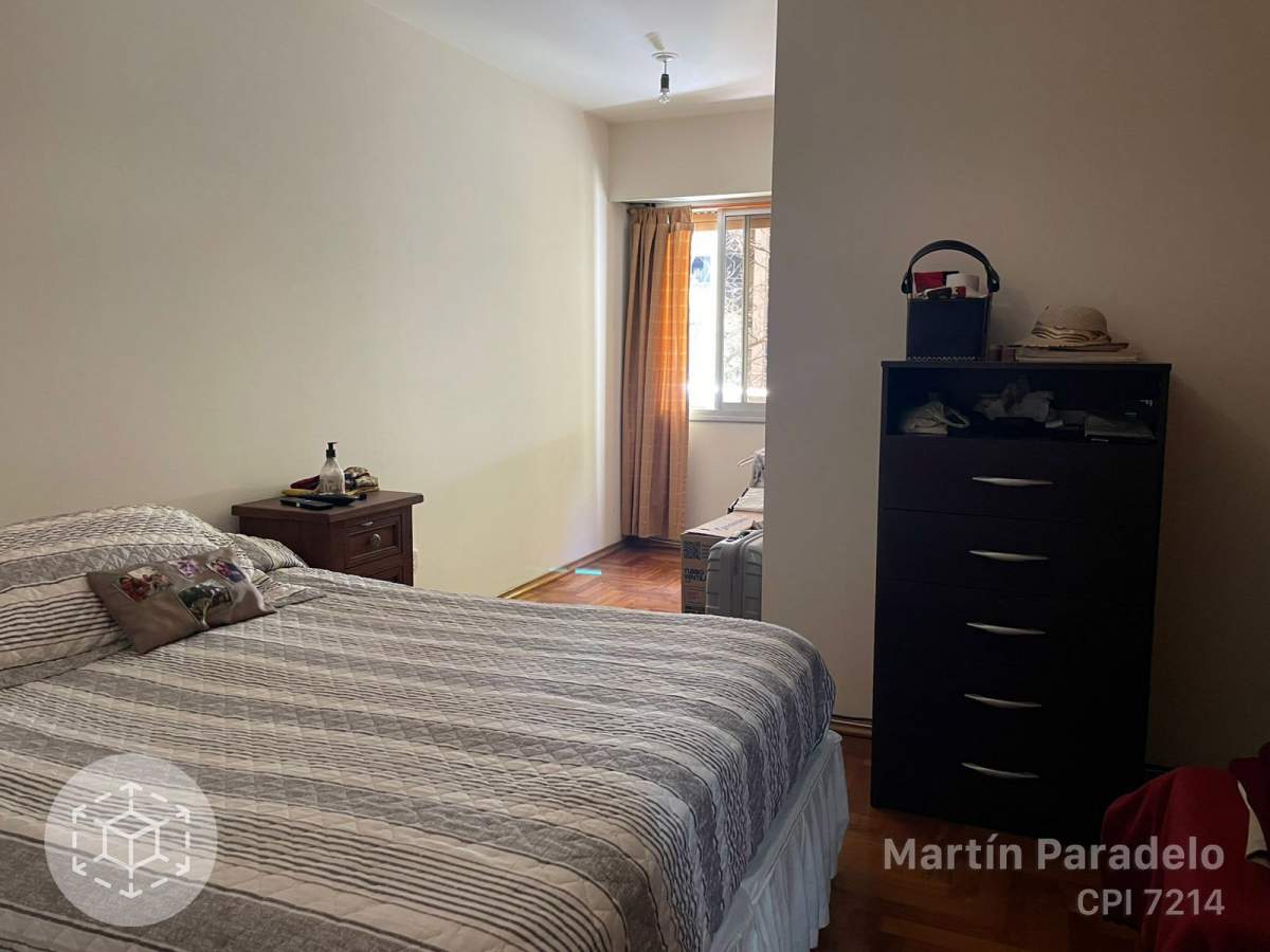 VENDO Departamento de 2 dormitorios frente con balcon, Rondeau entre Parana y Balcarce