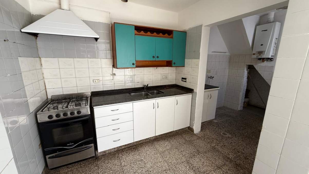Casa en venta de 3 dormitorios en Alto Alberdi - Con renta