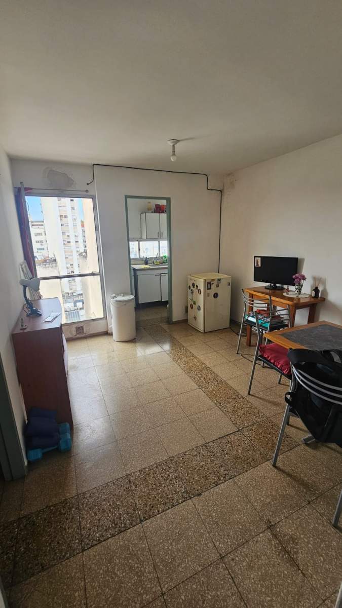 DEPARTAMENTO EXTERNO CON ESCRITURA EN VENTA - CENTRO