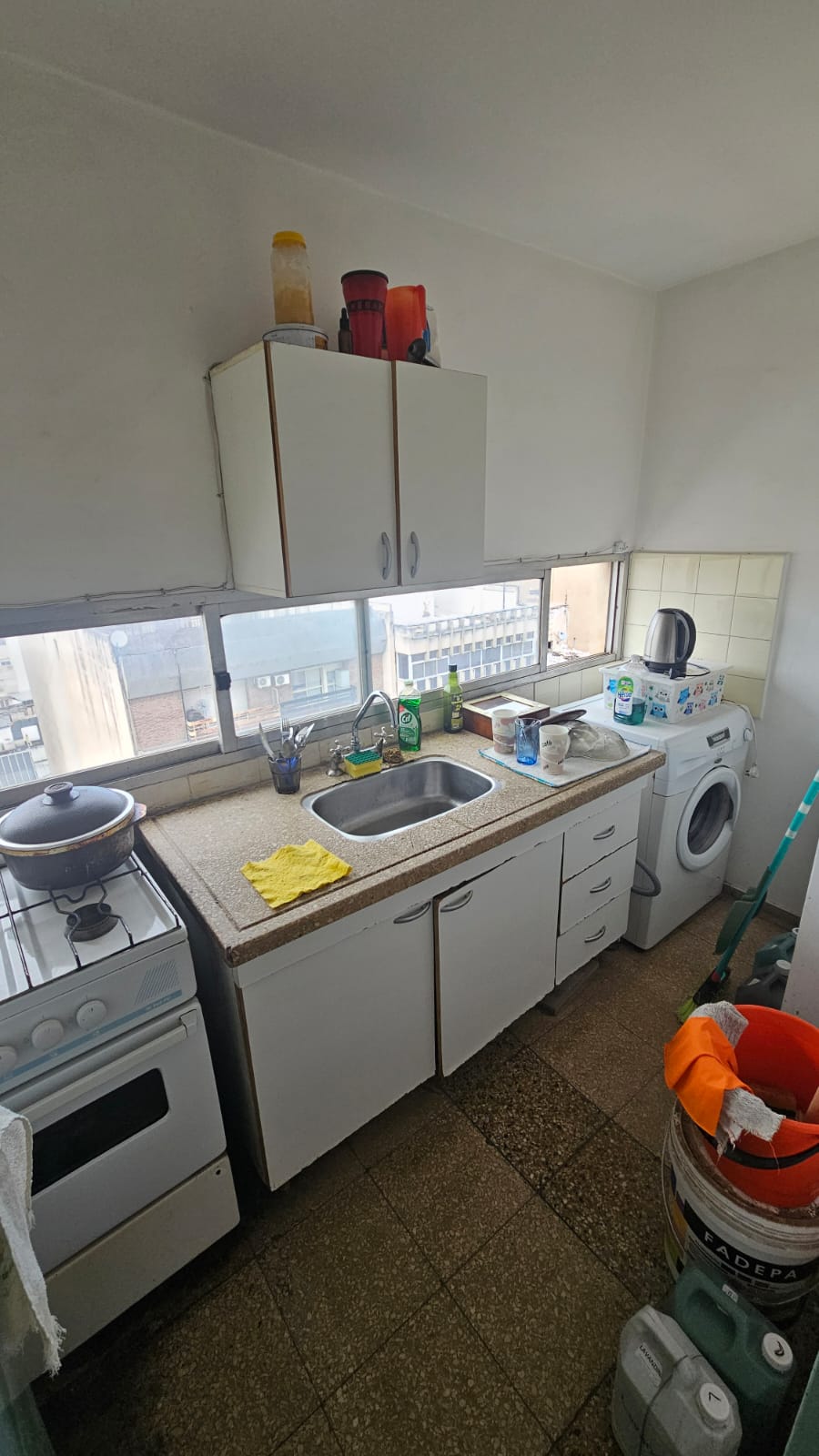 DEPARTAMENTO EXTERNO CON ESCRITURA EN VENTA - CENTRO