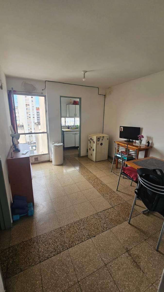 DEPARTAMENTO EXTERNO CON ESCRITURA EN VENTA - CENTRO
