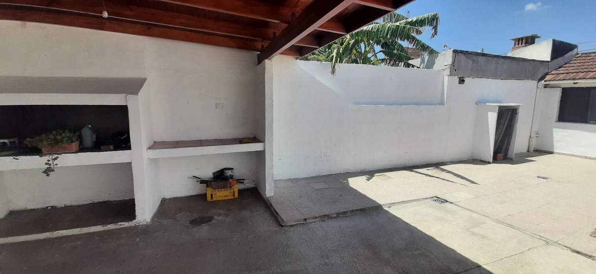 VENTA CASA CON PATIO GRANDE Y QUINCHO -  RESIDENCIAL SANTA ROSA