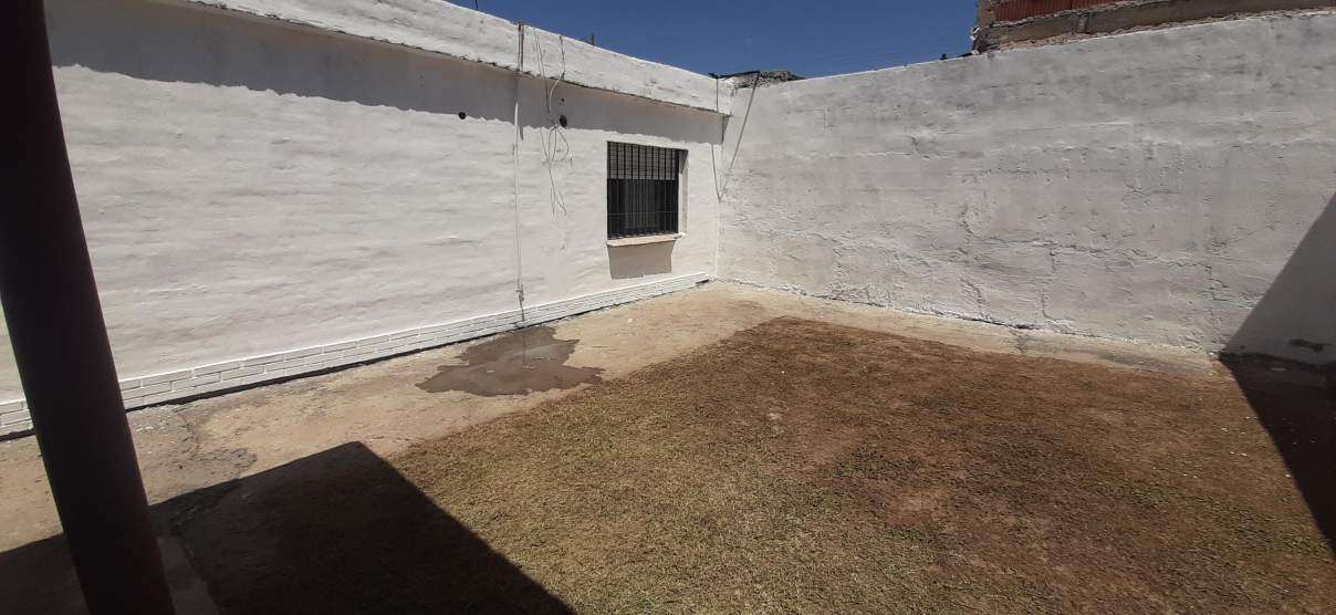 VENTA CASA CON PATIO GRANDE Y QUINCHO -  RESIDENCIAL SANTA ROSA