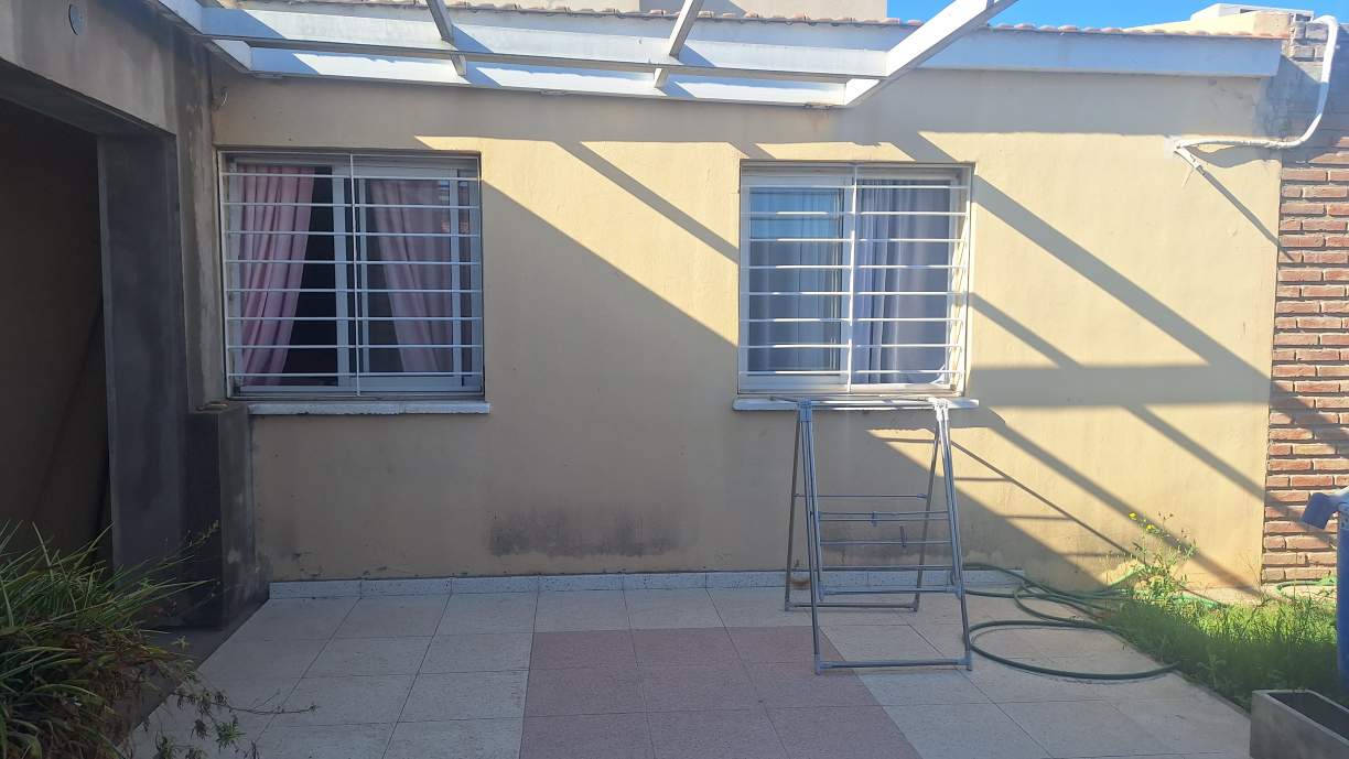 Venta  Casa en Universitarios de Horizonte 2 Dorm