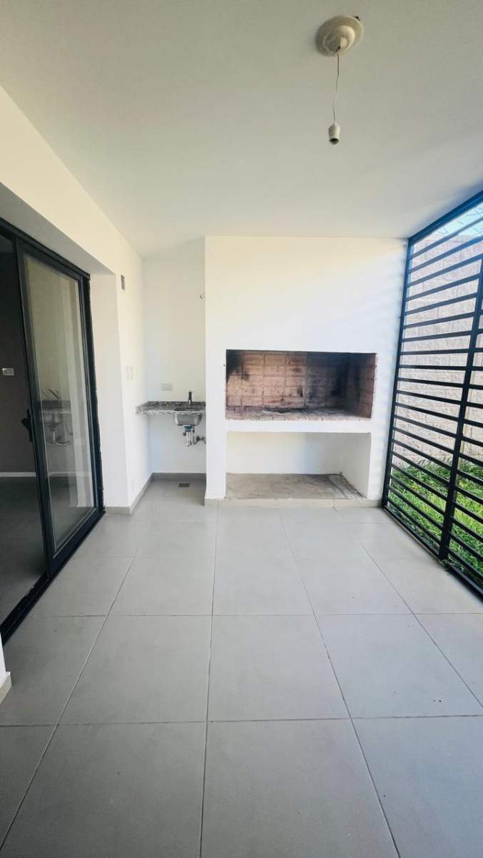 ALQUILER DUPLEX  3 DORMITORIOS EN LOMAS DEL CHATEAU!