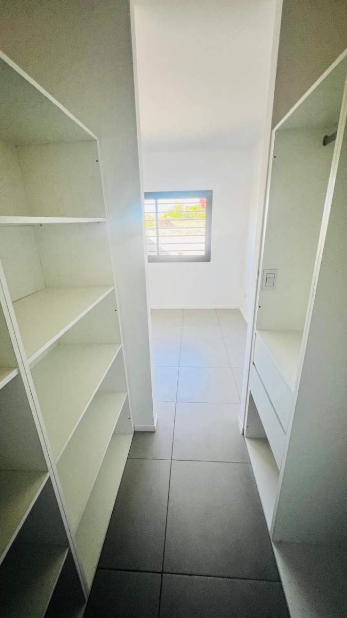 ALQUILER DUPLEX  3 DORMITORIOS EN LOMAS DEL CHATEAU!