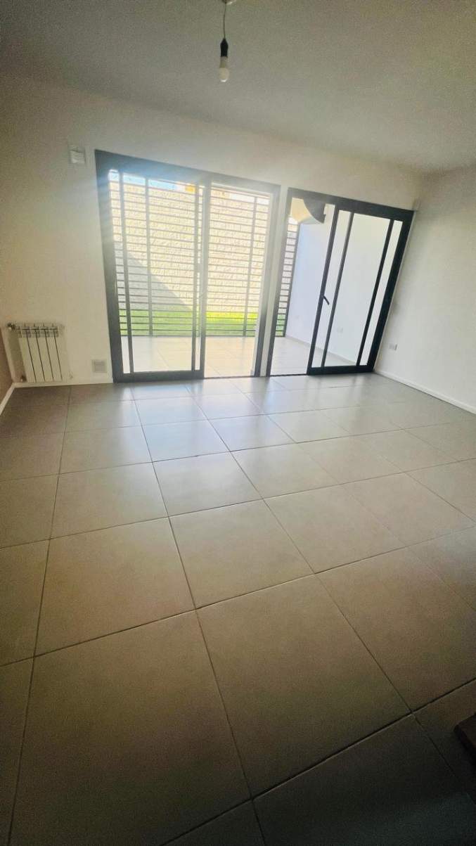 ALQUILER DUPLEX  3 DORMITORIOS EN LOMAS DEL CHATEAU!