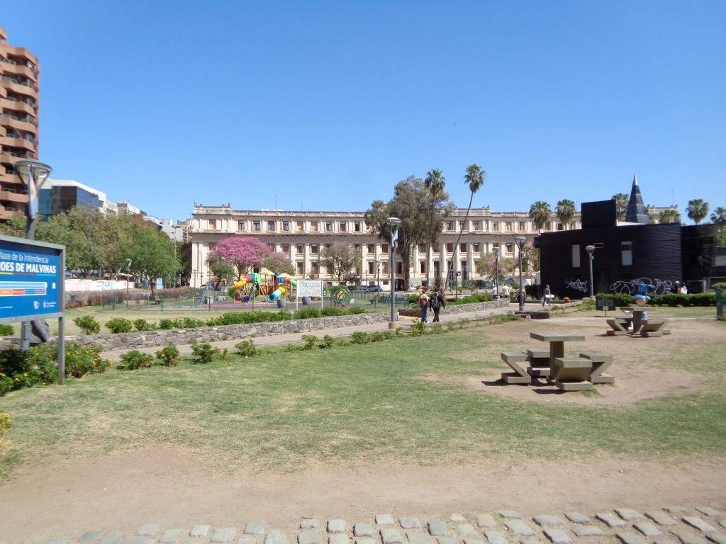 Centro - Excelente Departamento Externo de 1 Dormitorio, Amplio y Luminoso con 2 Balcones, Excelente Vista y Cocina Separada