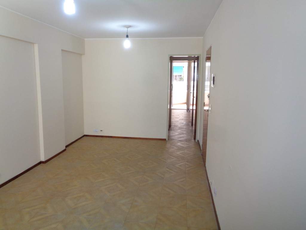 Centro - Excelente Departamento Externo de 1 Dormitorio, Amplio y Luminoso con 2 Balcones, Excelente Vista y Cocina Separada