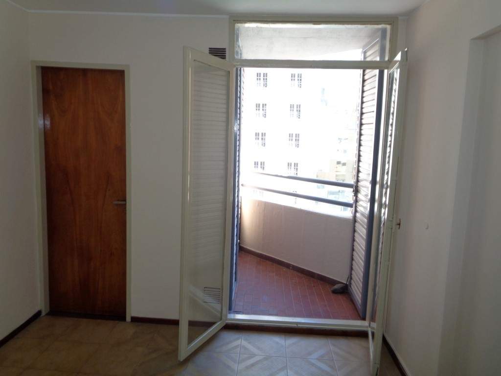 Centro - Excelente Departamento Externo de 1 Dormitorio, Amplio y Luminoso con 2 Balcones, Excelente Vista y Cocina Separada