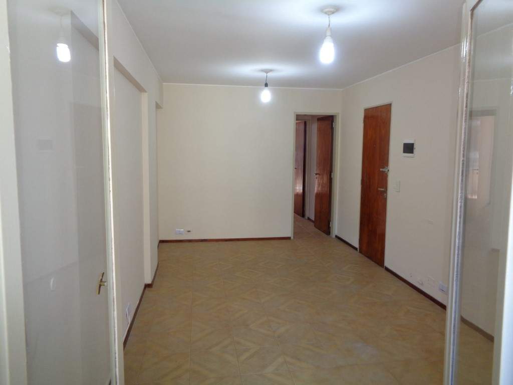 Centro - Excelente Departamento Externo de 1 Dormitorio, Amplio y Luminoso con 2 Balcones, Excelente Vista y Cocina Separada