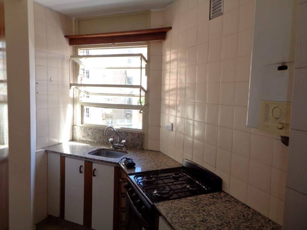 Centro - Excelente Departamento Externo de 1 Dormitorio, Amplio y Luminoso con 2 Balcones, Excelente Vista y Cocina Separada