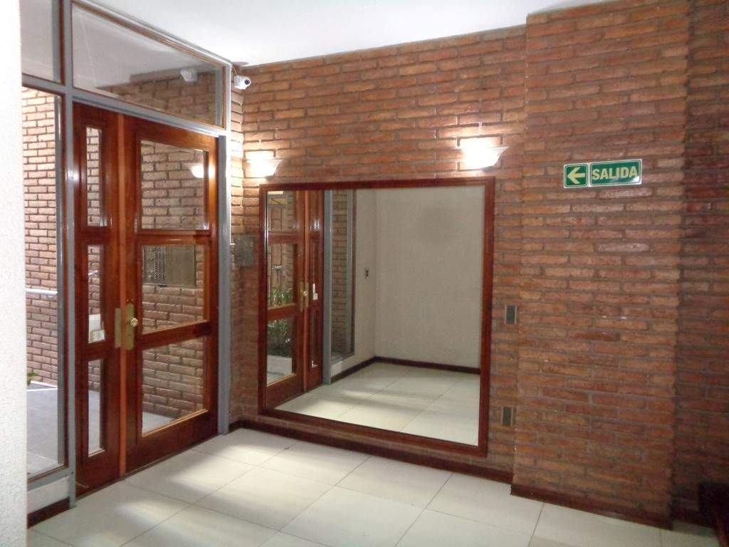 Centro - Excelente Departamento Externo de 1 Dormitorio, Amplio y Luminoso con 2 Balcones, Excelente Vista y Cocina Separada
