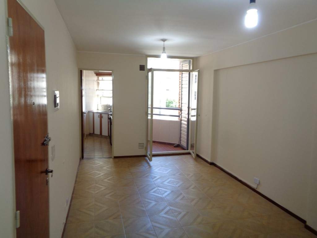 Centro - Excelente Departamento Externo de 1 Dormitorio, Amplio y Luminoso con 2 Balcones, Excelente Vista y Cocina Separada